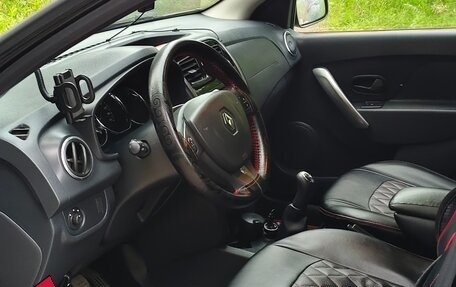 Renault Logan II, 2018 год, 830 000 рублей, 9 фотография
