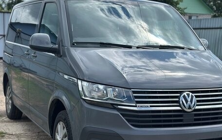 Volkswagen Caravelle T6 рестайлинг, 2021 год, 3 900 000 рублей, 3 фотография