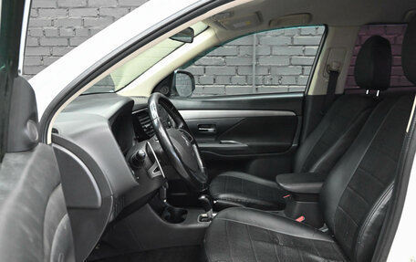 Mitsubishi Outlander III рестайлинг 3, 2013 год, 1 550 000 рублей, 10 фотография