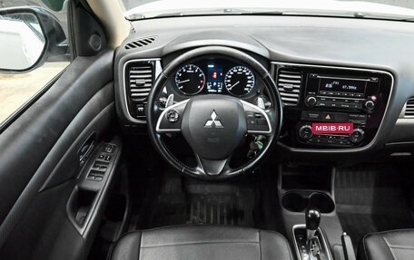 Mitsubishi Outlander III рестайлинг 3, 2013 год, 1 550 000 рублей, 12 фотография