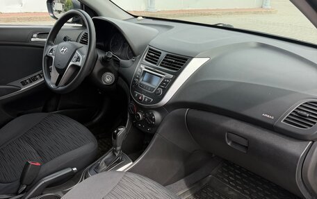 Hyundai Solaris II рестайлинг, 2015 год, 900 000 рублей, 17 фотография