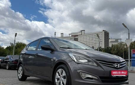 Hyundai Solaris II рестайлинг, 2015 год, 900 000 рублей, 7 фотография