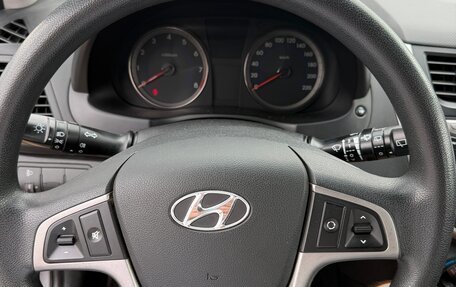 Hyundai Solaris II рестайлинг, 2015 год, 900 000 рублей, 22 фотография