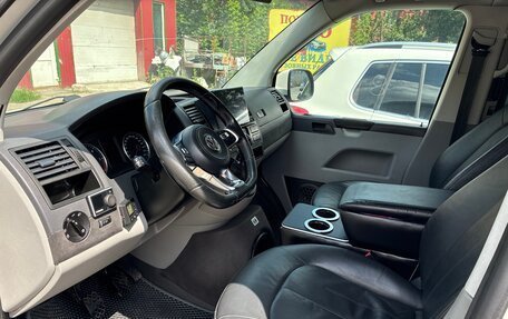Volkswagen Caravelle T5, 2013 год, 1 899 999 рублей, 14 фотография