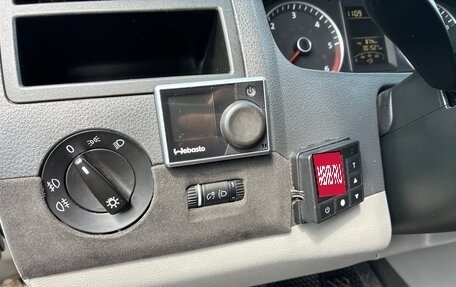 Volkswagen Caravelle T5, 2013 год, 1 899 999 рублей, 26 фотография