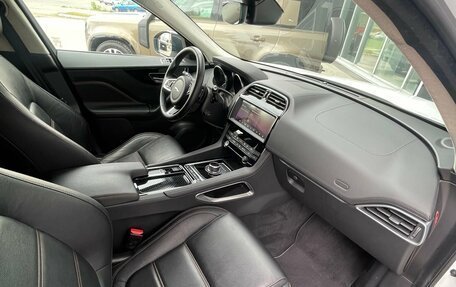Jaguar F-Pace, 2018 год, 2 700 000 рублей, 10 фотография