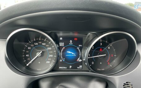 Jaguar F-Pace, 2018 год, 2 700 000 рублей, 9 фотография