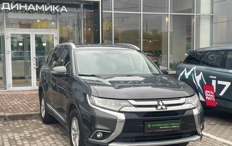 Mitsubishi Outlander III рестайлинг 3, 2017 год, 1 815 000 рублей, 3 фотография