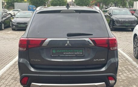 Mitsubishi Outlander III рестайлинг 3, 2017 год, 1 815 000 рублей, 7 фотография