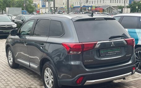 Mitsubishi Outlander III рестайлинг 3, 2017 год, 1 815 000 рублей, 8 фотография