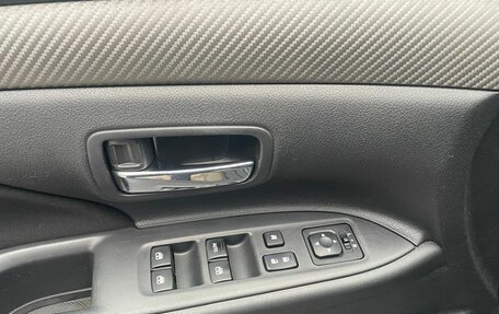 Mitsubishi Outlander III рестайлинг 3, 2017 год, 1 815 000 рублей, 12 фотография