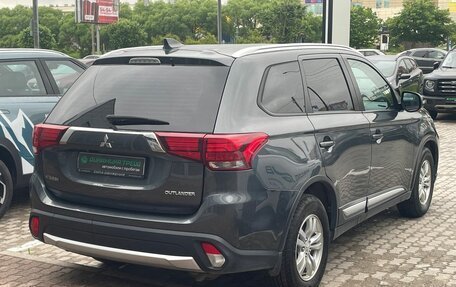 Mitsubishi Outlander III рестайлинг 3, 2017 год, 1 815 000 рублей, 6 фотография