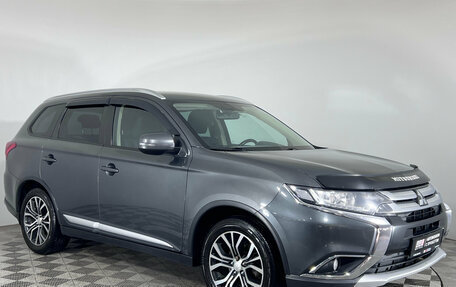 Mitsubishi Outlander III рестайлинг 3, 2018 год, 1 568 000 рублей, 3 фотография