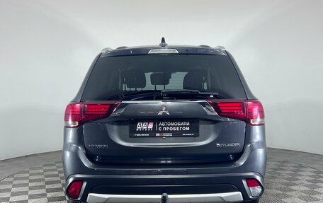 Mitsubishi Outlander III рестайлинг 3, 2018 год, 1 568 000 рублей, 6 фотография