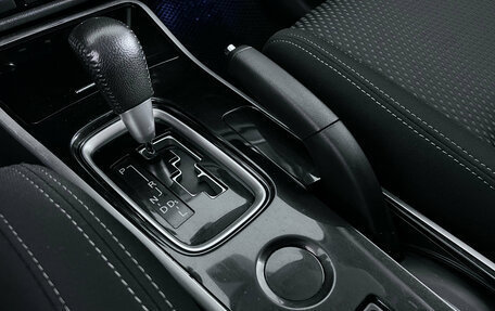 Mitsubishi Outlander III рестайлинг 3, 2018 год, 1 568 000 рублей, 15 фотография