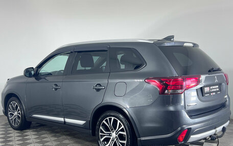 Mitsubishi Outlander III рестайлинг 3, 2018 год, 1 568 000 рублей, 7 фотография