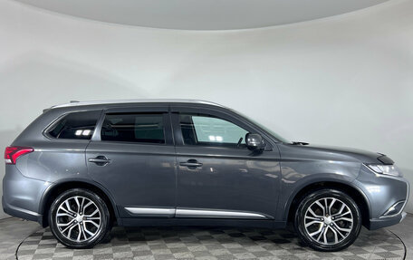 Mitsubishi Outlander III рестайлинг 3, 2018 год, 1 568 000 рублей, 4 фотография