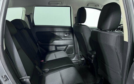 Mitsubishi Outlander III рестайлинг 3, 2018 год, 1 568 000 рублей, 19 фотография