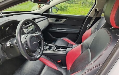 Jaguar XF II, 2018 год, 2 700 000 рублей, 4 фотография