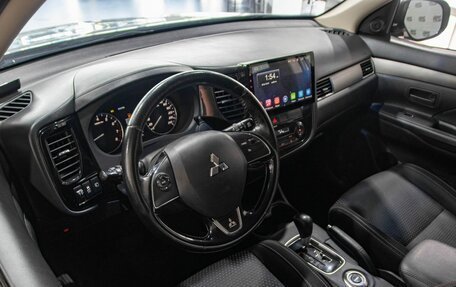 Mitsubishi Outlander III рестайлинг 3, 2016 год, 1 721 000 рублей, 9 фотография