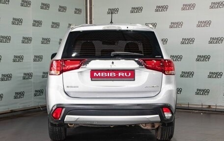 Mitsubishi Outlander III рестайлинг 3, 2016 год, 1 721 000 рублей, 7 фотография