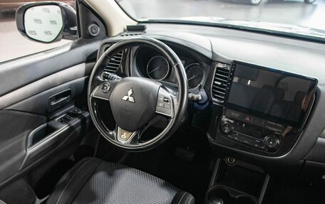 Mitsubishi Outlander III рестайлинг 3, 2016 год, 1 721 000 рублей, 22 фотография