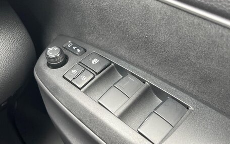 Toyota Yaris Cross, 2023 год, 1 550 100 рублей, 39 фотография