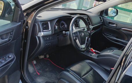Toyota Highlander III, 2014 год, 3 000 000 рублей, 8 фотография