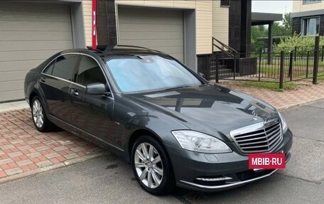 Mercedes-Benz S-Класс, 2013 год, 2 500 000 рублей, 2 фотография