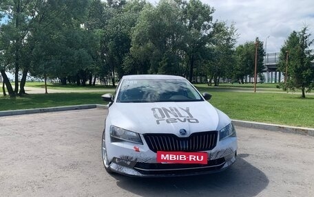 Skoda Superb III рестайлинг, 2016 год, 3 250 000 рублей, 2 фотография