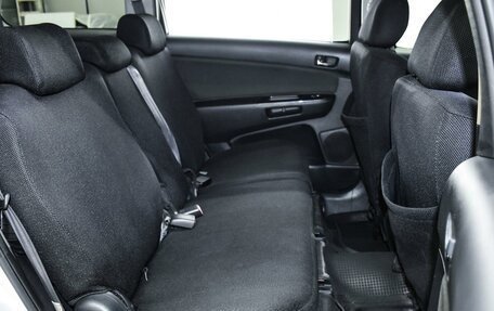 Toyota Wish II, 2004 год, 860 000 рублей, 10 фотография