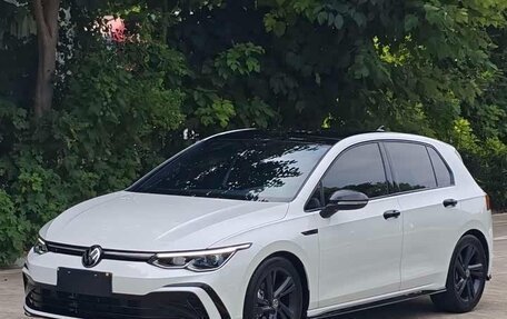 Volkswagen Golf VIII, 2023 год, 2 050 000 рублей, 1 фотография