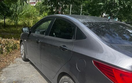 Hyundai Solaris II рестайлинг, 2015 год, 770 000 рублей, 1 фотография