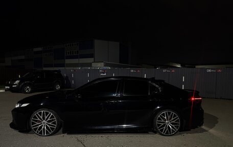 Toyota Camry, 2020 год, 3 100 000 рублей, 2 фотография