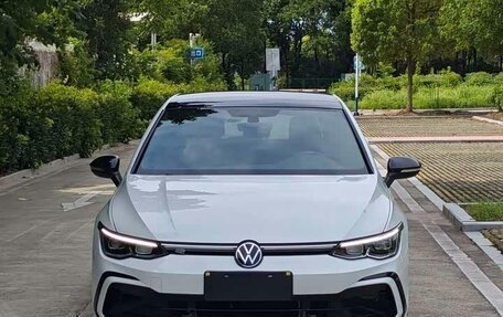 Volkswagen Golf VIII, 2023 год, 2 050 000 рублей, 2 фотография