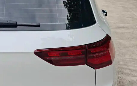 Volkswagen Golf VIII, 2023 год, 2 050 000 рублей, 14 фотография