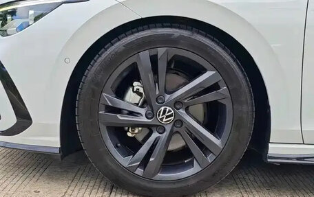 Volkswagen Golf VIII, 2023 год, 2 050 000 рублей, 15 фотография