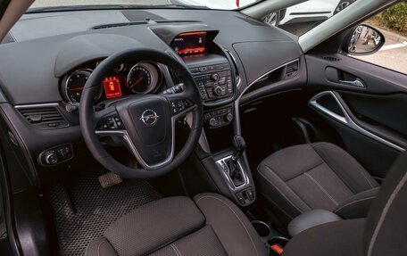 Opel Zafira C рестайлинг, 2016 год, 1 345 000 рублей, 13 фотография