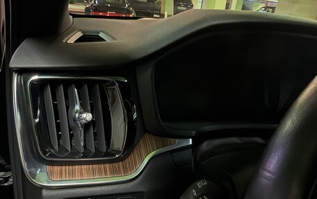 Volvo V60 Cross Country II, 2021 год, 4 600 000 рублей, 8 фотография
