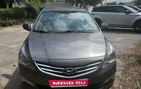 Hyundai Solaris II рестайлинг, 2015 год, 770 000 рублей, 5 фотография