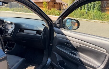 Mitsubishi Outlander III рестайлинг 3, 2014 год, 1 500 000 рублей, 5 фотография