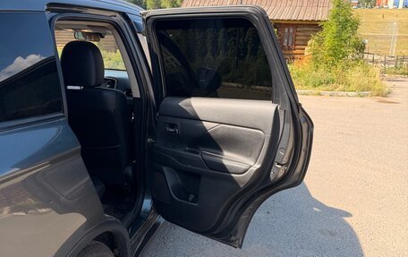 Mitsubishi Outlander III рестайлинг 3, 2014 год, 1 500 000 рублей, 4 фотография