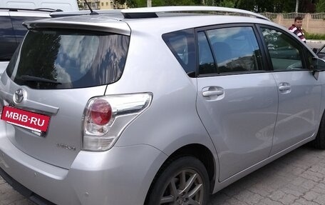 Toyota Verso I, 2010 год, 1 250 000 рублей, 9 фотография