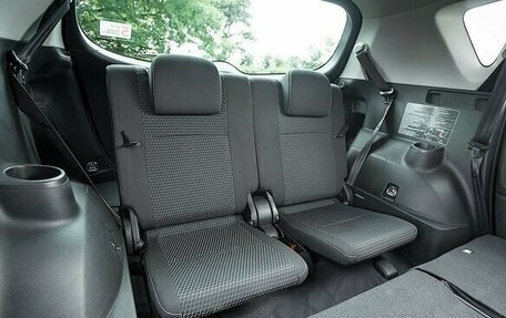 Toyota Verso I, 2010 год, 1 250 000 рублей, 13 фотография