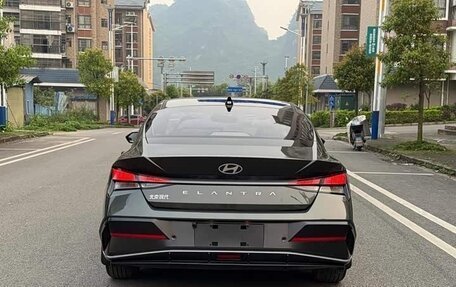Hyundai Elantra, 2023 год, 1 370 000 рублей, 5 фотография