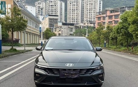 Hyundai Elantra, 2023 год, 1 370 000 рублей, 2 фотография
