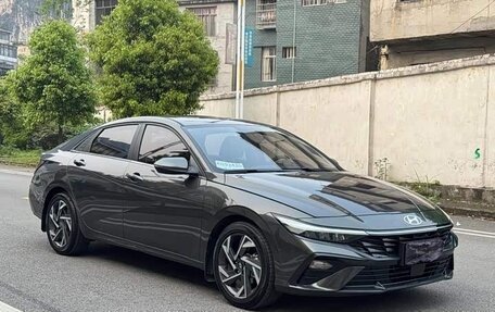 Hyundai Elantra, 2023 год, 1 370 000 рублей, 3 фотография
