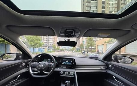 Hyundai Elantra, 2023 год, 1 370 000 рублей, 8 фотография