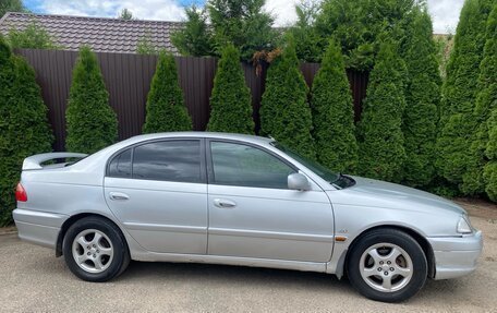 Toyota Avensis III рестайлинг, 2001 год, 350 000 рублей, 3 фотография