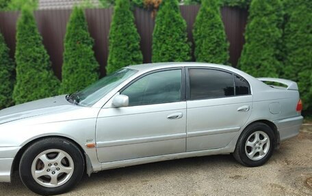 Toyota Avensis III рестайлинг, 2001 год, 350 000 рублей, 8 фотография